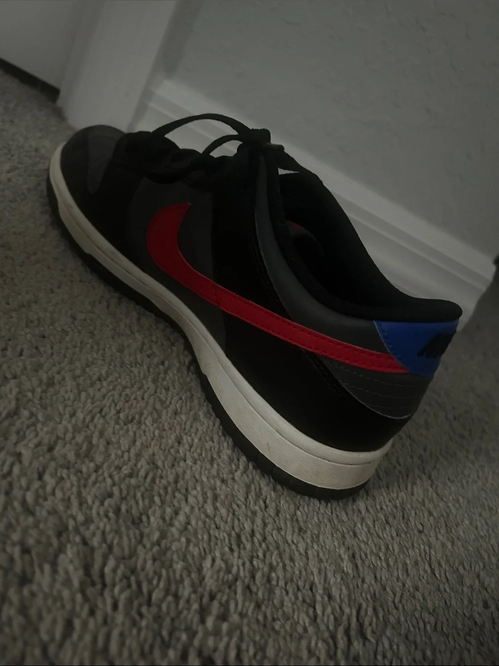 Nike Men’s Low-Top Sneakers - Black with Red Swoosh and Blue Heel